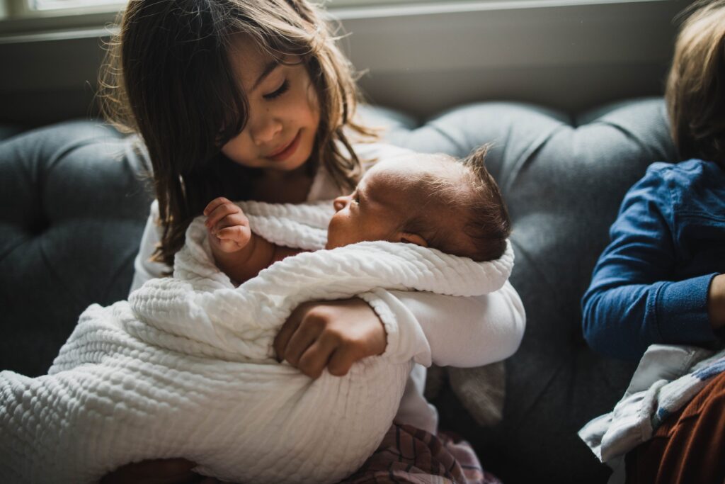 Lifestyle newborn photography can change your view on newborn photography.