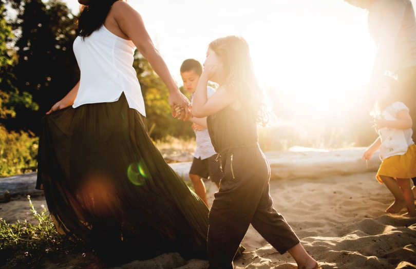 Stop relying on word of mouth. Discover the best marketing strategies for photographers and start attracting your ideal clients with confidence and consistency.