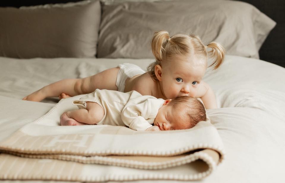 Lifestyle photographer capturing candid motherhood moments Casey Thornton.